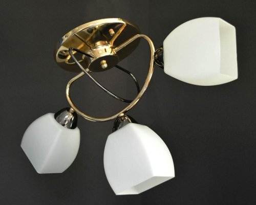 Люстра потолочная трехрожковая  Мелодия Света Е27 220В 60Вт Золото картинка 